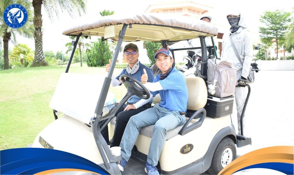 Lên sân gôn trải nghiệm